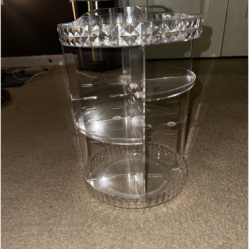 Organizer for perfumes or makeup